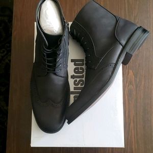 Kenneth Cole boots